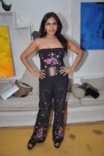 Nisha Jamwal at the launch of Rouble Nagi_s exhibition in Olive, Mumbai on 23rd Oct 2012 (103).JPG